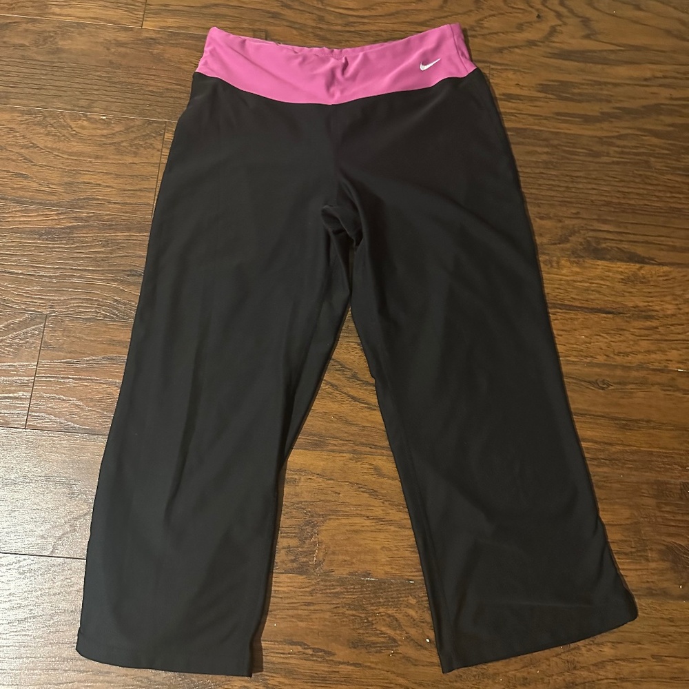 Nike Dri-Fit Womens Capri Pants Wide Leg Athletic Worko